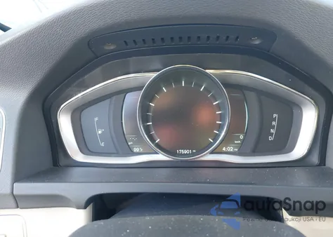 2015 Volvo S60 T5 Platinum z USA, uszkodzony, nr VIN YV126MFD8F1309916